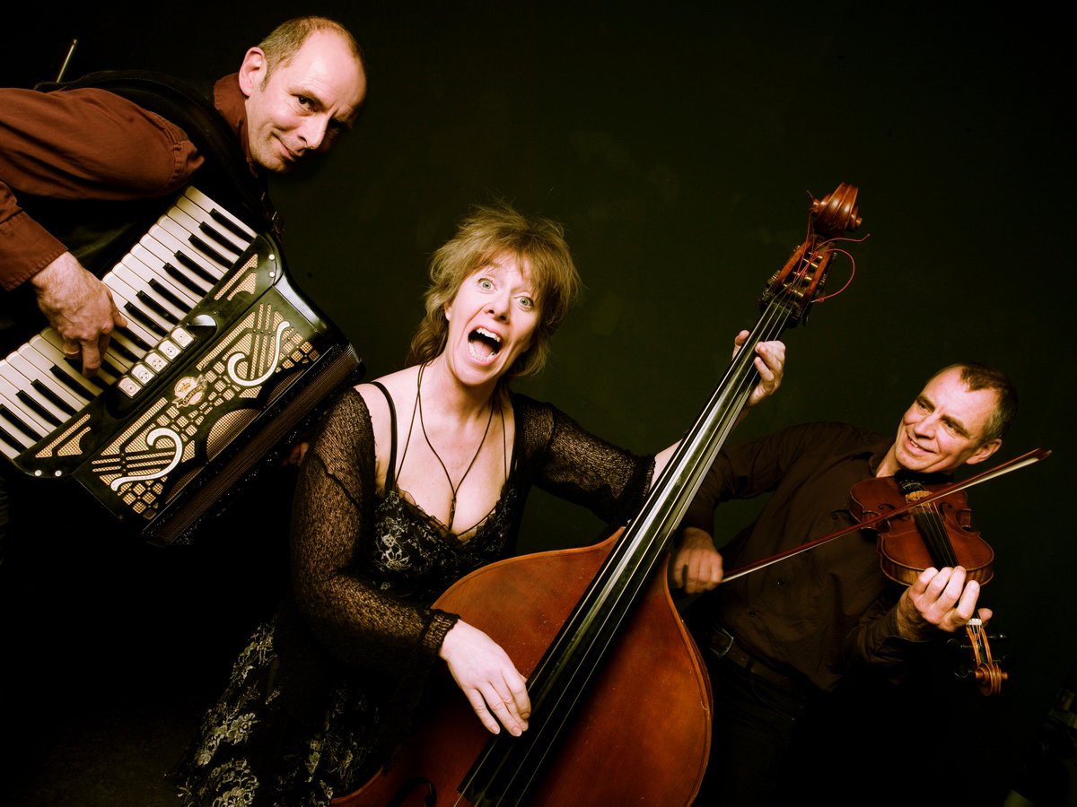 Kom het komend weekend genieten van het concert van Marjolein Meijers!! (Speelde o.a. in de Berini’s en met Jan Rot)
Kom naar een van de concerten in Wijhe of Olst.
 
Reserveren: theaterlangsdeijssel.nl/index.php/huis…

Vrijdag 5 en zaterdag 6 oktober

Marjolein Meijers - Van Berini Tot Solex