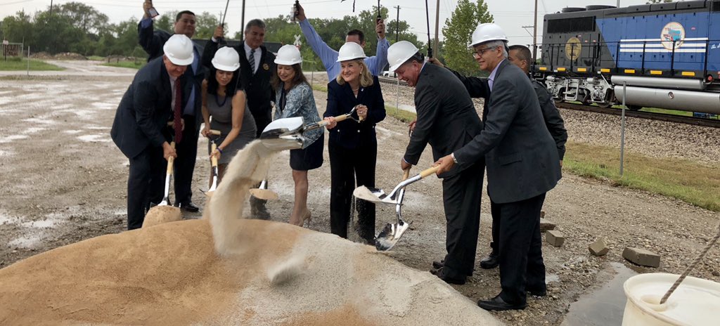 Port_Houston's tweet photo. Public officials, Port Houston, and members of PTRA join together for the Broadway Doubletrack #project groundbreaking. @UnionPacific @BNSFRailway #rail https://t.co/cmoParXdW6