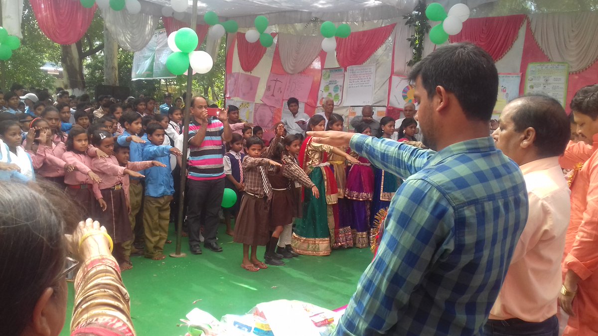 MainpuriPoshit's tweet photo. #PoshanMaah #adolescent girls Counseling for Poshan Maah. https://t.co/2EYPtq6bbH