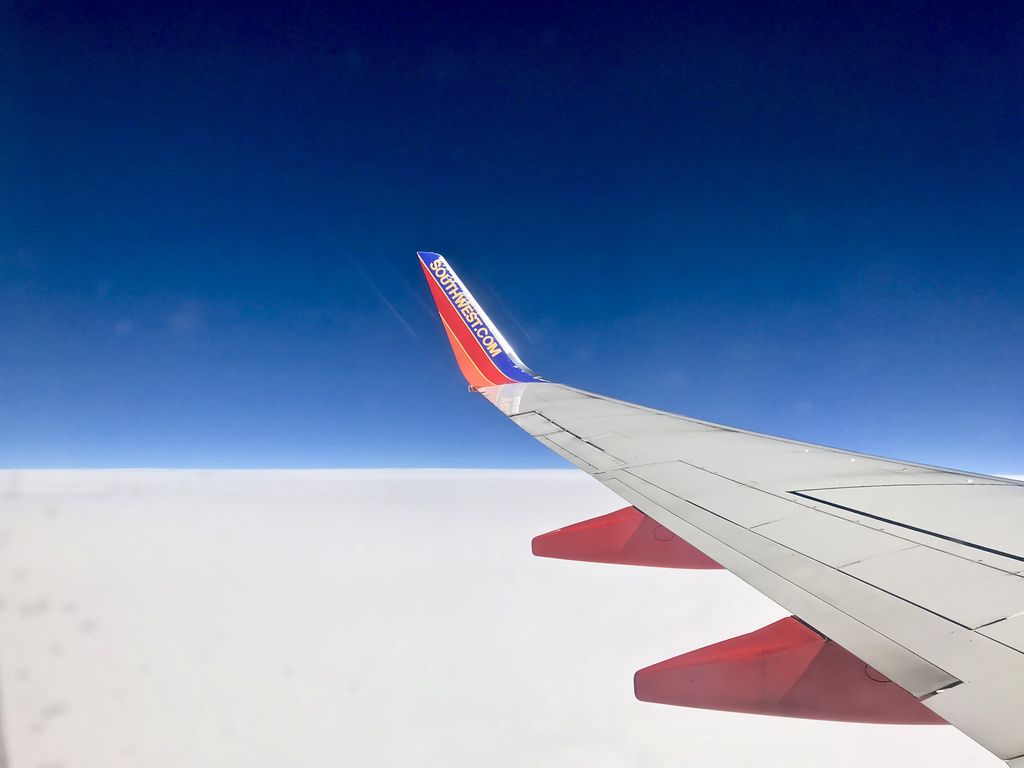 Nvr2Old2Travel's tweet photo. Recently flew @southwestair to @niagarafallsusa great flight with this otherworld view out the window. @TMShowcase #niagarafalls #niagarafallsusa #TMSNiagaraFalls #tms2018 #southwestairlines #viewfromplane #airplanewindowview https://t.co/mXNtSUfvNc