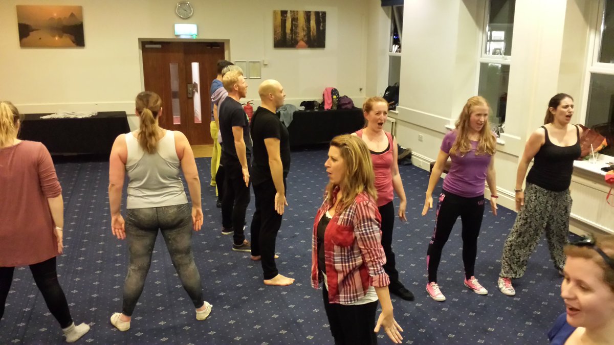 paulscates's tweet photo. Rehearsal time with the fabulous @BMTPinfo performers ahead of our spectacular @MusicInTheMind1 @heads_together @YoungMindsUK @kaceyainsworth @RealDeniseWelch @theJeremyVine @StaceySolomon @BigBenOfoedu @VanessaOnAir @bruno_rachel @normanlamb @HarryRedknapp @sianwilliams100 😊 https://t.co/3swlVRyVvs