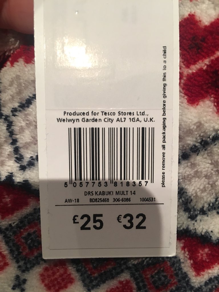 gemma_little's tweet photo. @Tesco This is the barcode ideally in a size 10. Postcode is SK12 1DN https://t.co/fy2TQbjXq3