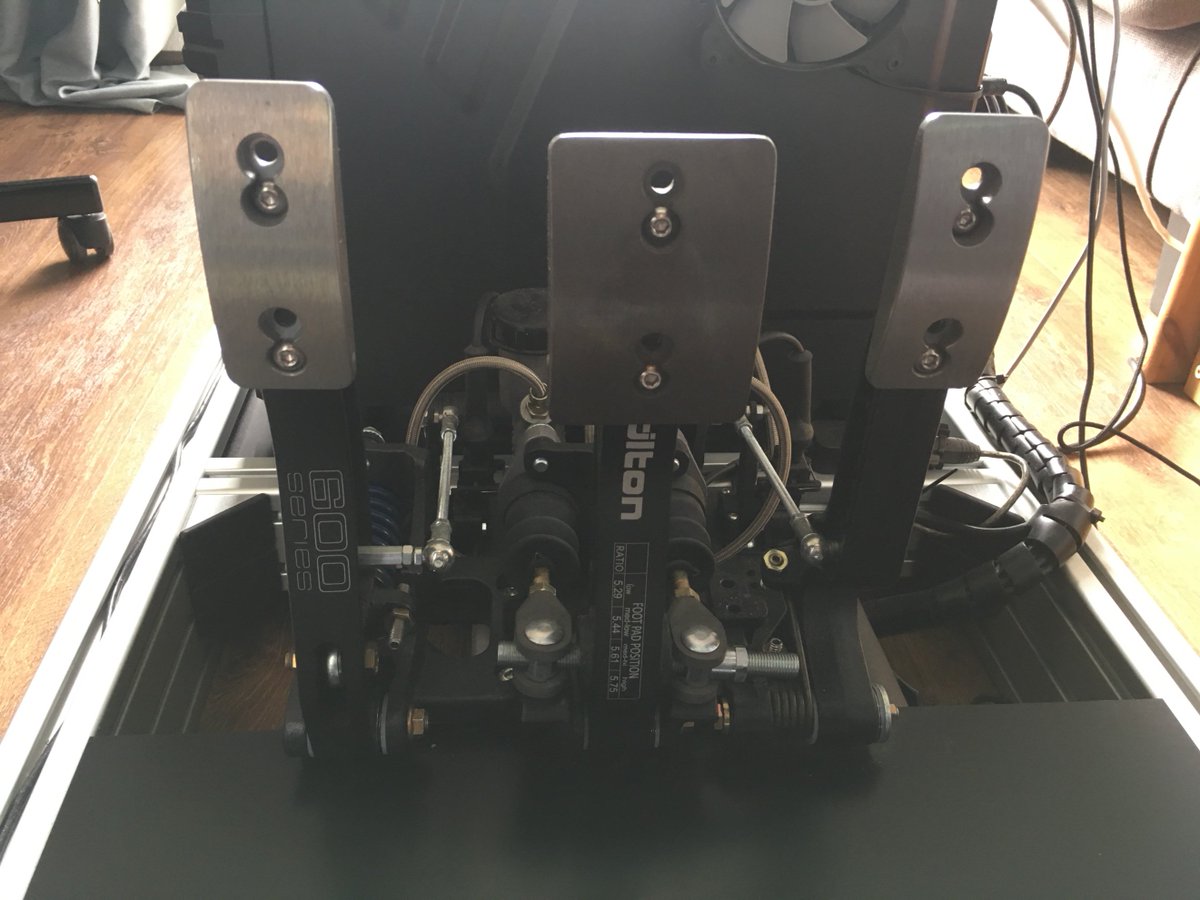 SvenFreak's tweet image. I finally finished my review for the Simtag Hydraulic pedals which I recieved half a year ago. You can find the review at simracing.ihrinternet.de