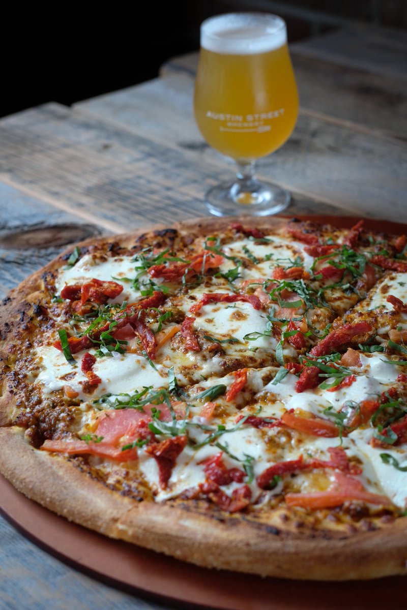 PortlandPieCo's tweet photo. One of our new fall seasonal pizzas is just the right thing for a rainy start to a busy week. Sundried tomato pesto, fresh mozzarella, tomato and three cheese blend. Garnished with sun dried tomato and basil. Yeah, thatโll do. #portlandpie #pizza #sundriedtomatoes https://t.co/kDsG79Ha7F