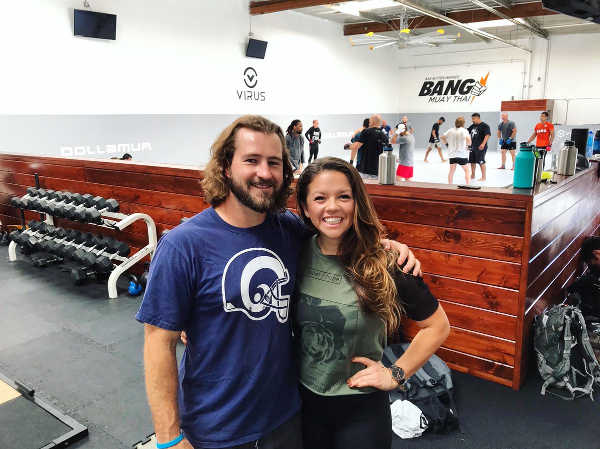 hannaduprezzz's tweet photo. Iโve been coaching/teaching what I do for 8 years. This balls been rolling, but this is the start of something incredibly awesome. @treigning_lab #professionalmma #UFC https://t.co/33vV5Rrmga