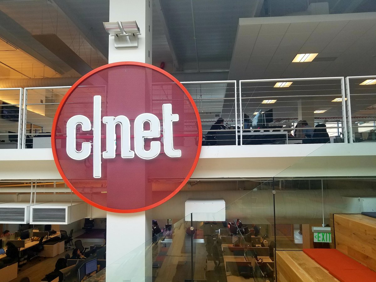 QWongSJ's tweet photo. The first day of work kind of feels like the first day of school. I'm officially back in the newsroom! What an interesting time to return to covering social media. ๐ค #cbsinteractive #lifeatcbsi #livethedreamjob #journalism https://t.co/O5M7x6Ech3