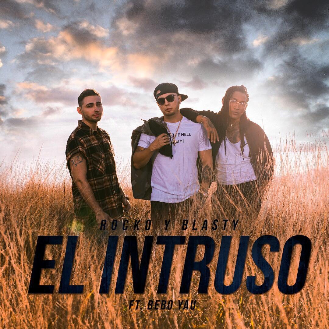 Escuchas ahora #ElIntruso de <a href="/RoCKoyBlastY/">RoCKo & BlaStY</a> ft. <a href="/BeboYau/">Bebo Yau</a> en #AlRojoVivo #ViveLaMúsica #PuntoRojo 🔴