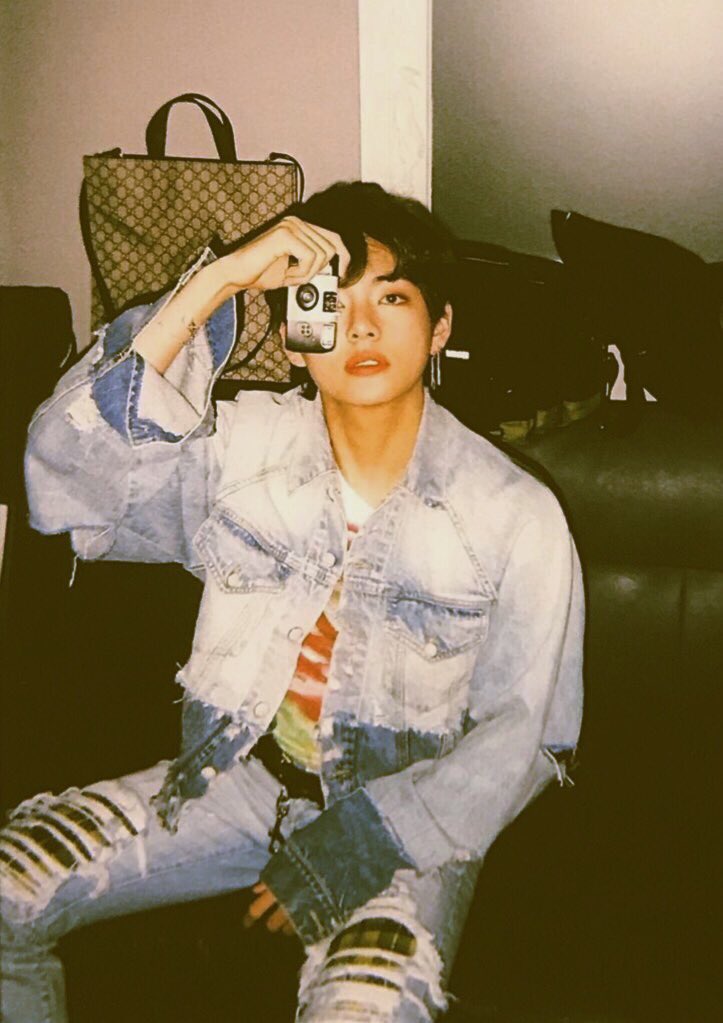 btsets's tweet photo. — fuck, i got lost in your eyes again. https://t.co/yLmFOzKk5o
