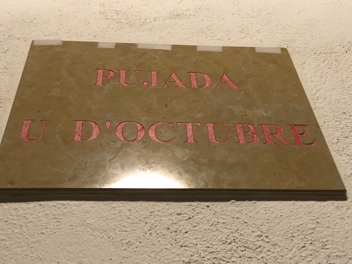 ANClAleixar's tweet photo. Vam votar i vam guanyar! Estrena documental #1oLAleixar i marxa de torxes 🔥 #NiOblitNiPerdó Inauguració de la Pujada U d’Octubre #Recuperem1Oct #1OctAlCarrer
@ANC_Vilaplana @ANC_Reus @AdvocatsReus1O @riudomsxindepen https://t.co/QgQYVNWBw4