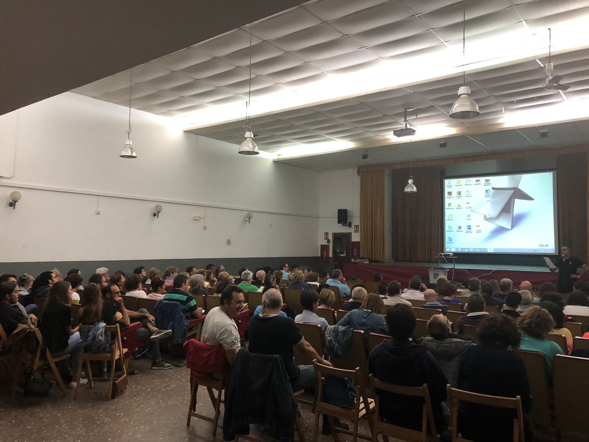 ANClAleixar's tweet photo. Vam votar i vam guanyar! Estrena documental #1oLAleixar i marxa de torxes 🔥 #NiOblitNiPerdó Inauguració de la Pujada U d’Octubre #Recuperem1Oct #1OctAlCarrer
@ANC_Vilaplana @ANC_Reus @AdvocatsReus1O @riudomsxindepen https://t.co/QgQYVNWBw4
