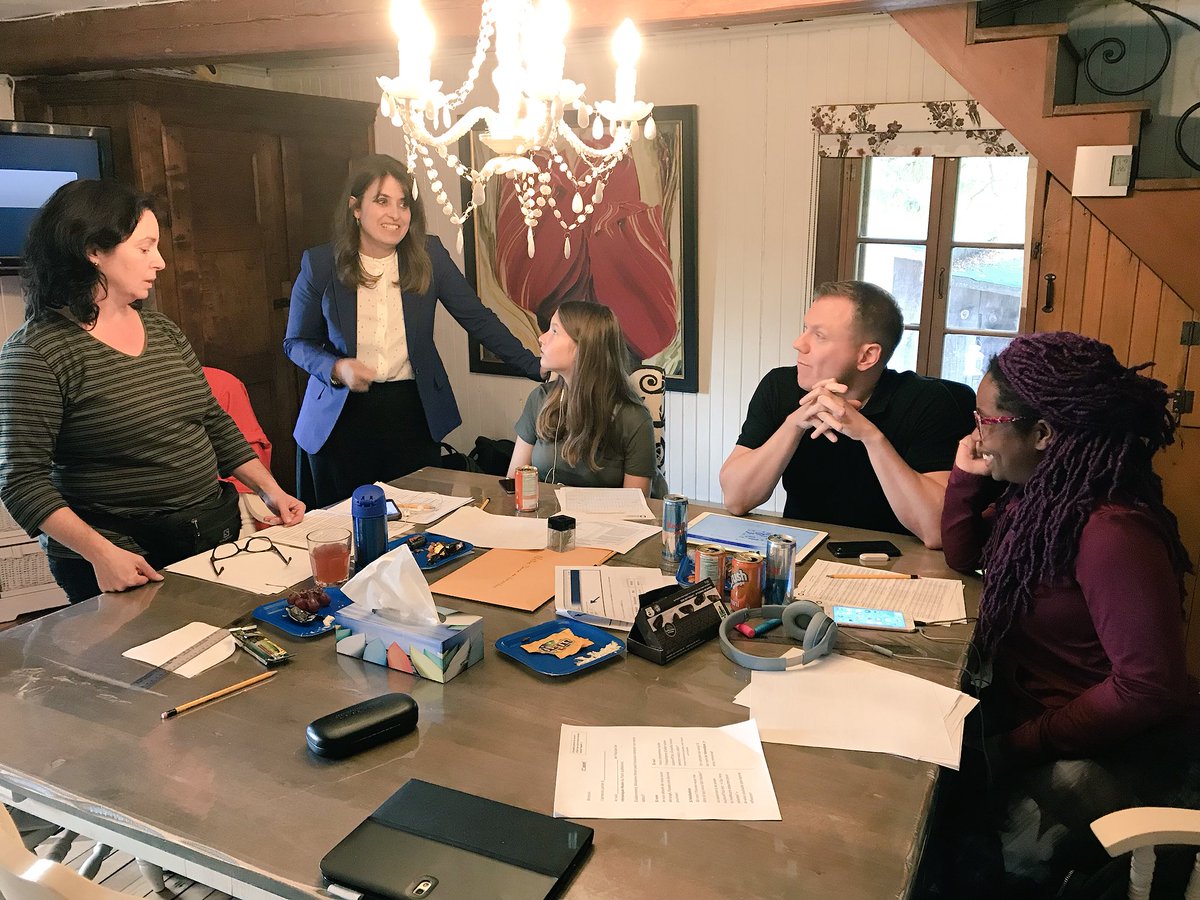 equipehivon's tweet photo. .@vhivon fait la tournée des maisons de service cet après-midi! De véritables petites ruches qui grouillent d’activité! On continue 👍🏽 #AvecVéronique #Joliette #PolQc #Qc2018 https://t.co/uJzaeiMg6Q