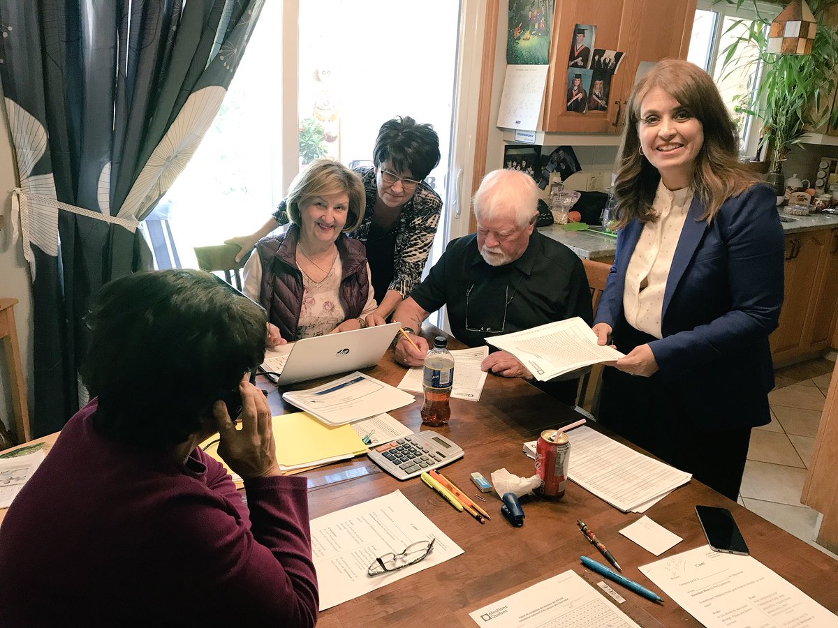 equipehivon's tweet photo. .@vhivon fait la tournée des maisons de service cet après-midi! De véritables petites ruches qui grouillent d’activité! On continue 👍🏽 #AvecVéronique #Joliette #PolQc #Qc2018 https://t.co/uJzaeiMg6Q