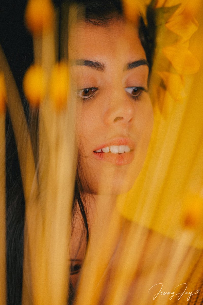 Hi so I did a creative, non commercial, photoshoot for the first time ever, exploring my relationship to the colour of tumeric and my culture and I’m just... 😪

So anyway, here it is — my ode to tumeric, to golden skin tones, to my motherland and to my family’s flag 🇱🇰