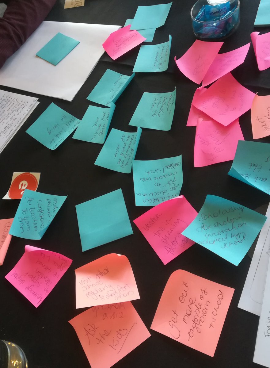 HumanEd_Au's tweet photo. The power of the collective and a block of sticky notes - generating ideas to solve real problems. With my tribe, @barnes_nicole and @EduChangemakers #masterclass #educhange #changeleading #changemanagement #education https://t.co/u2d16SgfRP