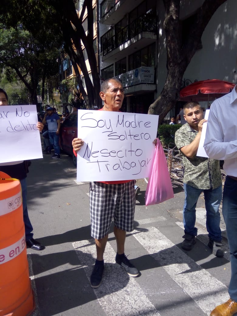 marisunc's tweet photo. Este es el tipo de gente que nos invade, ¿hasta cuándo? @nenulo @CuauhtemocDGJYG @GobCDMX   Praga y Hamburgo Col. Juárez https://t.co/eKvwZs8T27