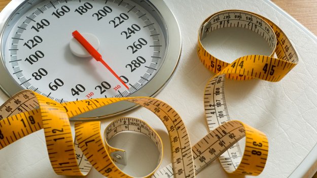 CardioSmart's tweet photo. #LivingWithHeartFailure tips:
Weigh yourself unclothed every morning at the same time (after using the bathroom) + write that weight down in a logbook. This helps track any sudden weight gain that can be a warning sign. https://t.co/oRwIon7aVY