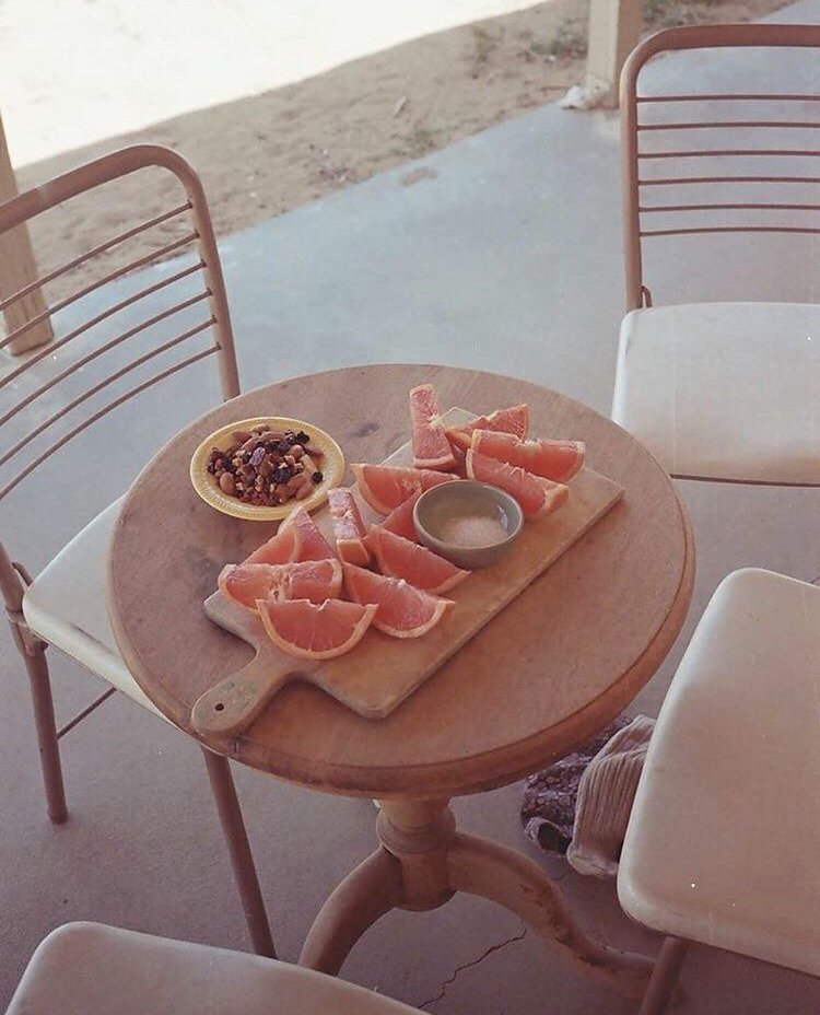 Zenaura's many mood boosting fragrances ACTUALLY raise your vibes! Try pairing orange blossom, basil, and grapefruit for an injection of energy into your morning!