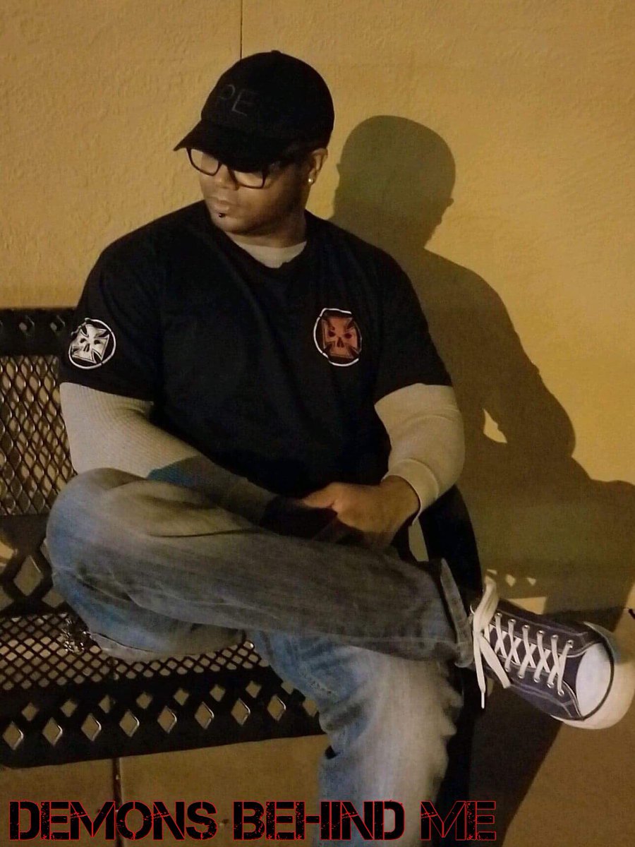SarrettWilliams's tweet photo. @DemonsBehindMe #demonsbehindme #fashion #apparel representing positive use SARRETTWILLIAMS20 to save %20. https://t.co/WfnrDtQuLo