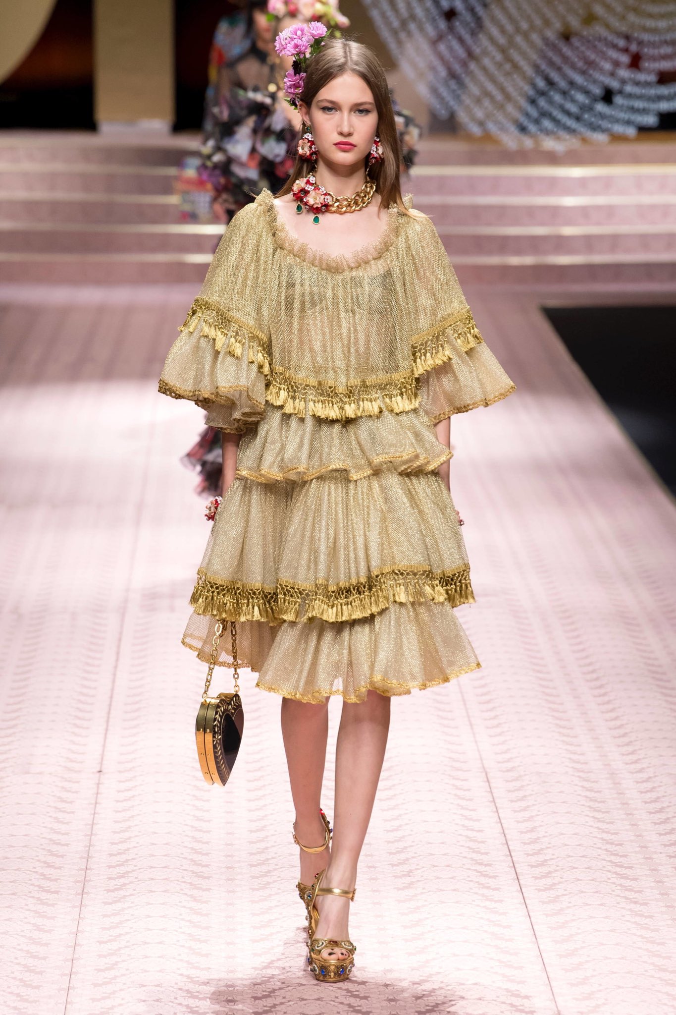 sideara on X Dolce Gabbana Spring 2019 Ready to Wear Fashion Show Collection See the complete Dolce Gabbana Spring 2019 Ready to Wear collection. Look 91 https t WC2arng2Mm https t MMejNaOCF3 X