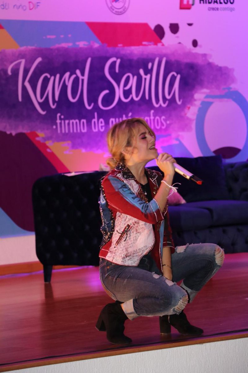 difhgo's tweet photo. Al ritmo de "A bailar" y "Pensándote"   @karolsevilla anima a todas y todos los invitados a esta firma de autógrafos, evento que se suma a las acciones encaminadas a apoyar el #Ayudatón2019 por nuestras niñas y niños con cáncer. 
@omarfayad 
@victoriaruffo31 https://t.co/OWFyOec477