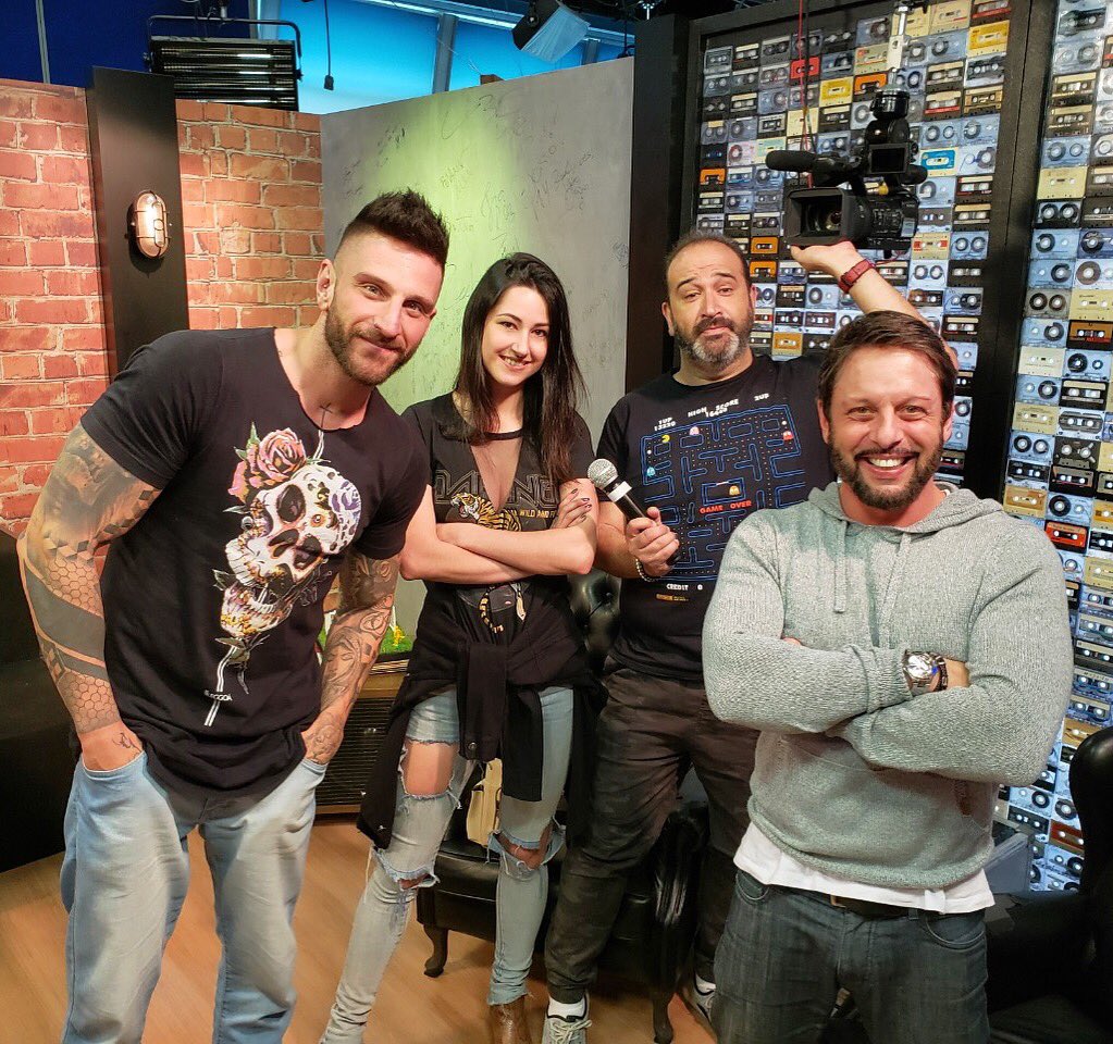 agoraobicho's tweet photo. Começamos a semana com tudo dogs! Vem na @radiomixfm a partir das 20 hrs nos 106.3 fm. Cola na grade cachoooorro! #obichonamix #aobvp #futebol #diversao #informacao https://t.co/na6E6AsI0A