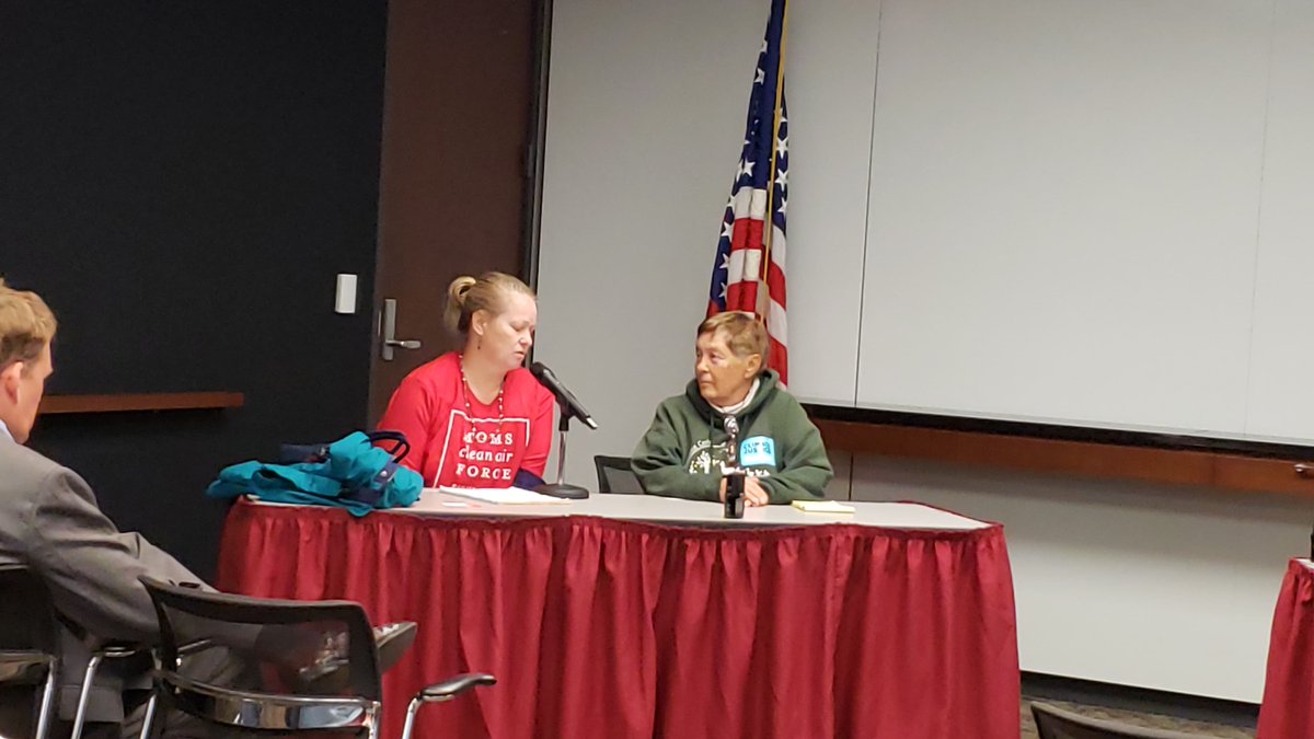 CleanAirMoms's tweet photo. The #DirtyPowerScam proposal is an outrage — nobody voted to make America dirty again. 

Join moms raising their voices at #EPAinIL today, take action now to demand a Clean Power Plan that will keep America’s children safe 👇
https://t.co/lbs98NdGpK https://t.co/zaVGpeNWPJ