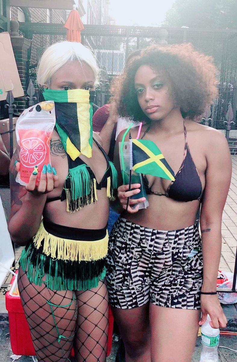 MistressAssasiN's tweet photo. Order some Unicorn Pussy, Rum Punch or Pineapple Ginger lemonade today ❤️ I deliver. I’m making special drinks this month
#supportblackbusiness #supportwomanowned #AdultCaprisuns #nutcrackerbk #delivery #popsicles #boozy #delivery #adultdrinks #KapriSuns #Halloween #parties https://t.co/li9LDOK3zC