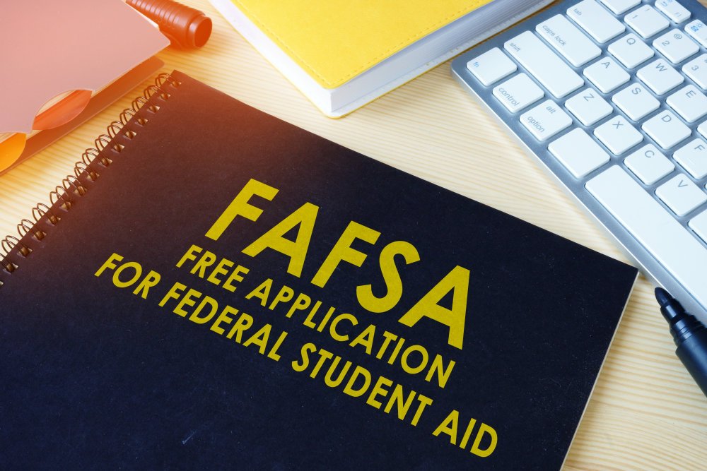 You can start filling out your FAFSA today, but beware these 10 common mistakes: trib.al/PlsJZ6m