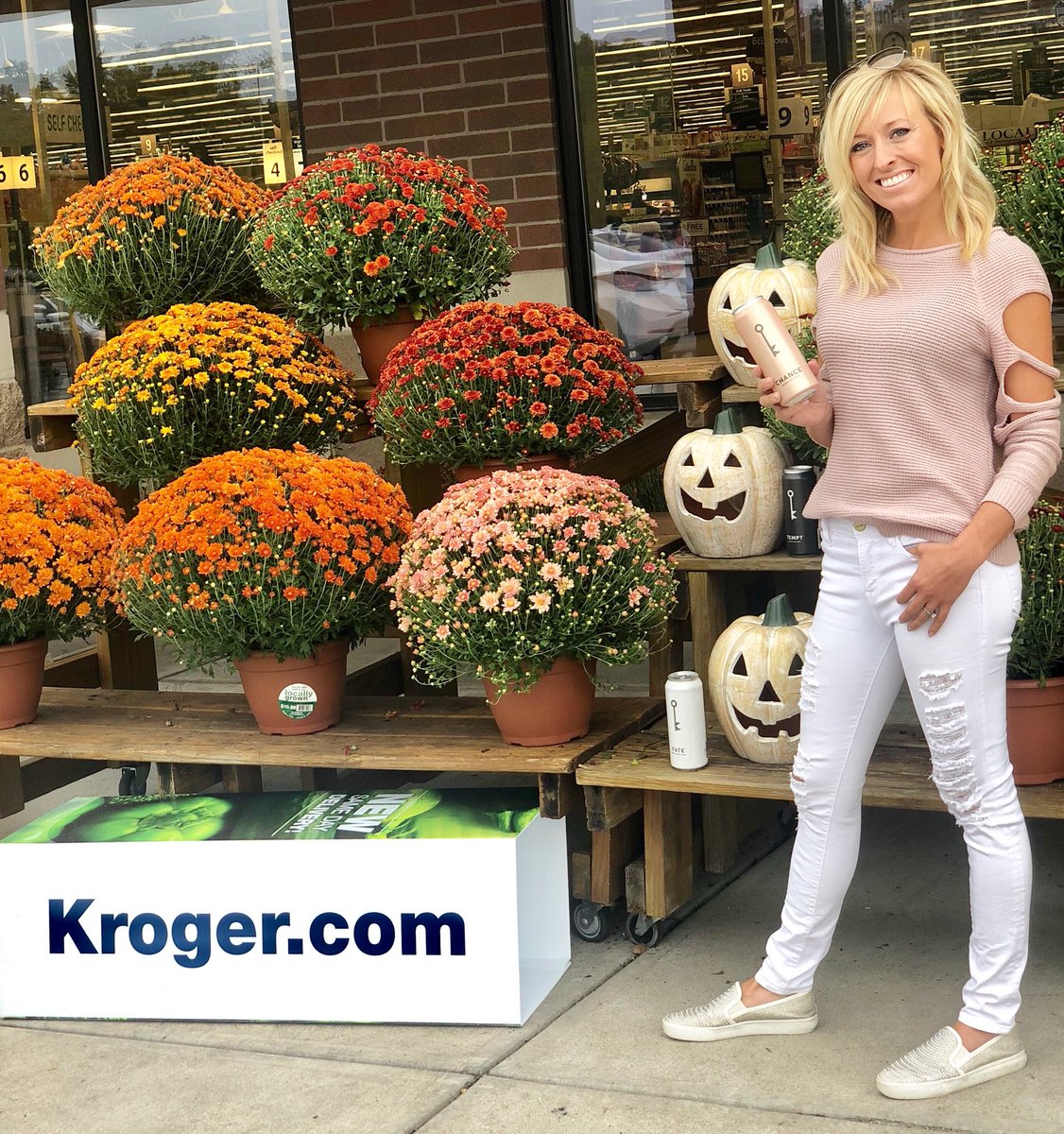 WineSocietyLife's tweet photo. Excited to launch WineSociety flagship labels with @krogerco in select stores throughout OH+KY as our first national retailer starting this October!⠀
#girlboss #winegirlboss #sheCEO #premiumcanwine #livetastefully #justtryit #tempt #fate #chance #winesociety #kroger #winesociety https://t.co/IWDVcjM7BP