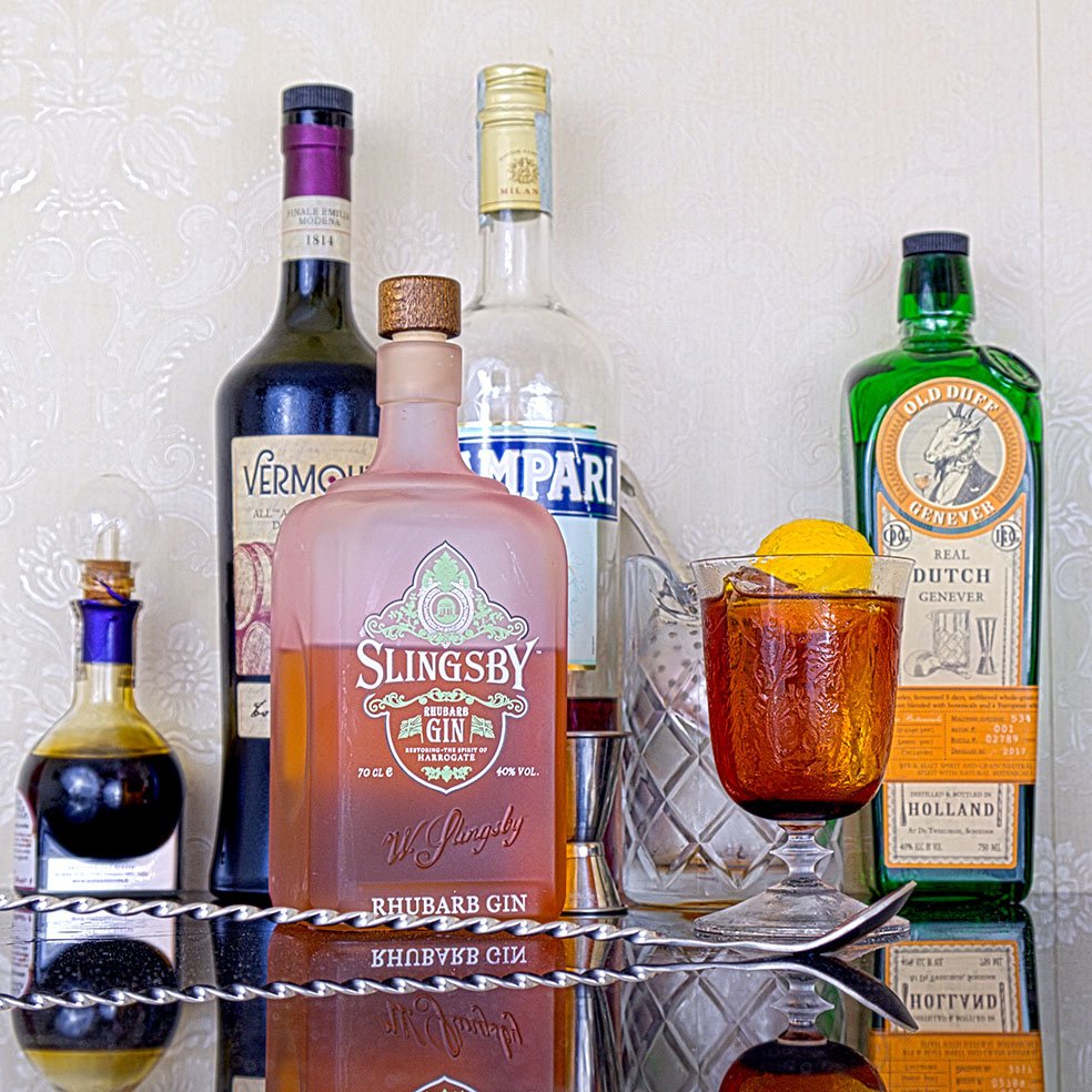 Gin_Italy_it's tweet photo. If you're looking for some complexity in your #Negroni
I wanted to try a #rhubarb version, and I added a 25% of #OldDuff #Genever for a deeper flavour profile. Very tasty.
1oz Vermouth all'Aceto Balsamico
1oz Campari
1/4oz Old Duff Genever
3/4oz Sligsby Rhubarb Gin https://t.co/oKNBVcMnaW