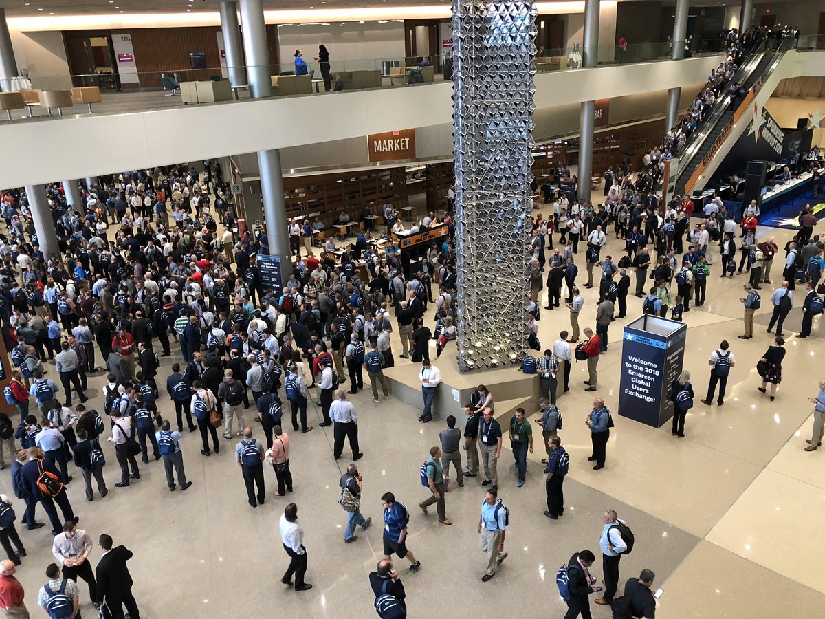ATX_BillM's tweet photo. What 3,300 of your closest friends looks like at #EMRex https://t.co/lf7Etkrp9X