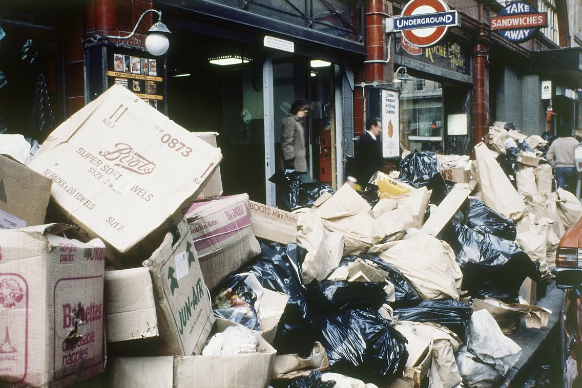 KanchanGupta's tweet photo. This what London looked like when Mrs Thatcher came to power in 1979. The council sanitation workers were on strike. She broke the unions and privatised services. It worked for Britain. It will work for #India. Why are we trying to reinvent the wheel? #SwachhBharat https://t.co/6xmkT99SvE