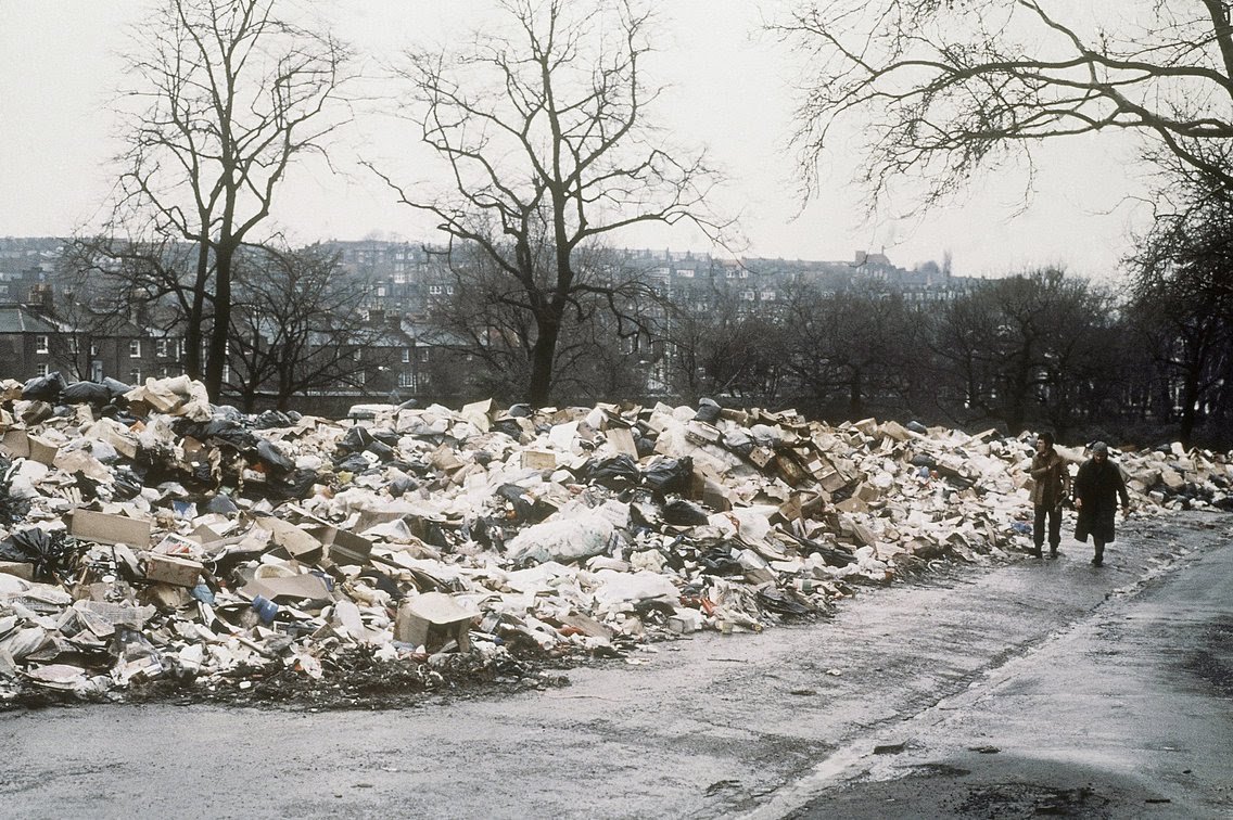 KanchanGupta's tweet photo. This what London looked like when Mrs Thatcher came to power in 1979. The council sanitation workers were on strike. She broke the unions and privatised services. It worked for Britain. It will work for #India. Why are we trying to reinvent the wheel? #SwachhBharat https://t.co/6xmkT99SvE