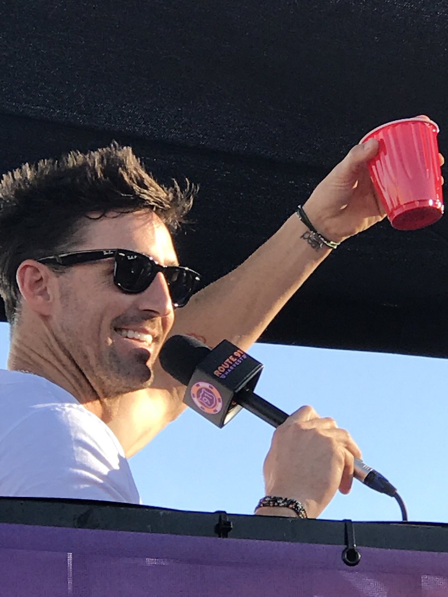 ness_44's tweet photo. @jakeowen From #Route91Harvest ... #Stagefront Cheers to your thoughtful words. https://t.co/4bUKTmyVv4
