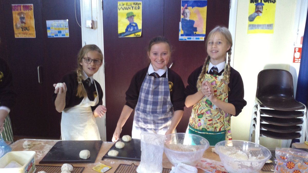 olsyear6's tweet photo. Fabulous fun doing the Year 6 "Great Bread Roll Bake Off". #olsdt https://t.co/thRUi0SFsv