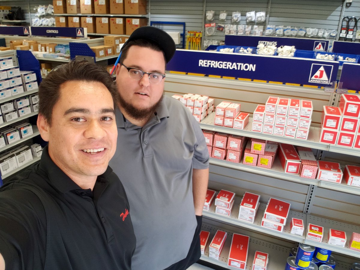 Gluna_2023's tweet image. The #Danfosstundratour just hit @JohnstoneSouTX Victoria Branch, come and get the latest #DanfossHVACR products.
Awesome store and awesome service.
#easy4thecontractor
#RefrigerantWeek 
#HVACR