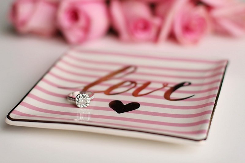 femininesworld's tweet photo. The Types of #Engagement #Rings
#wedding 
https://t.co/NQXy7K1xHH https://t.co/ASEmjqP17V