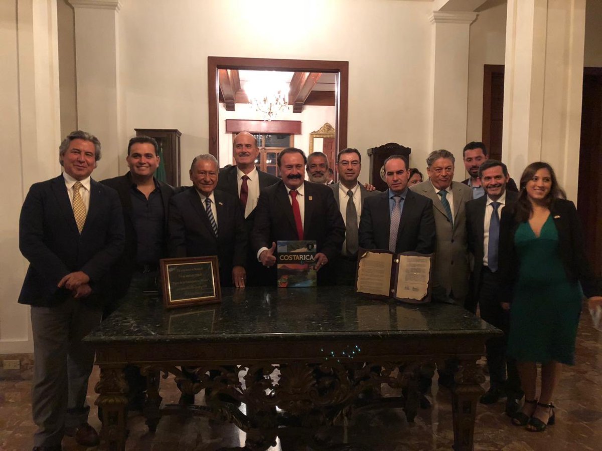 El jueves pasado tuve la oportunidad de sostener un encuentro con varios empresarios mexicanos que se encuentran aquí en Costa Rica ¡Muchas gracias por haberme acompañado!