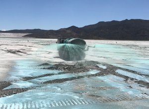 desertmtncorp's tweet photo. #MineTailings, road & tunnel #dustcontrol issues addressed at this #ArizonaCopperMine with #RoadLoc & #SurfaceLoc. https://t.co/rBJR9MUbSS
#dustcontrol #soilstabilization #roadstabilization #mining #ArizonaMines #CopperMining #miningindustry #WhatIsNotEatenIsMined https://t.co/C4plMZxDdq