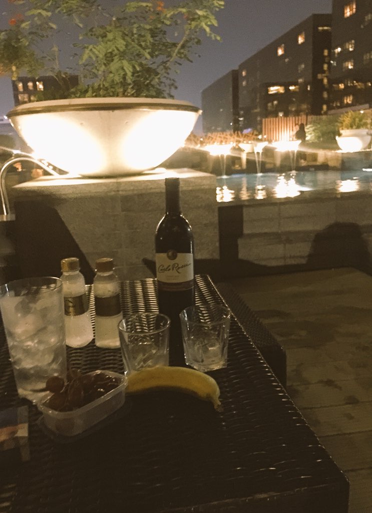 av_roxas's tweet photo. Shopping + foodtrip + wine night + swimming + chikahan ng malala with @MJaraullo 💙 #SelfLove #AngGastosNgBuongArawPeroWorthIt #KnowUrWorth #ValueUrSelf #PamperUrSelf *Yung usapan tlga nmn mag uukay lng kmi pero Napa shopping kme sa dep store sa moa & sa Watsons 🤦🏻♀️* https://t.co/lO3xh8M2Ok