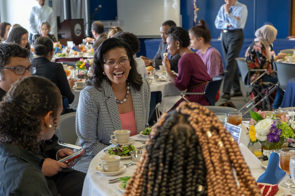 UofNO's tweet image. Being the first in your family to attend college can be challenging. Commissioner @KimHunterReed talked w/@UofNO faculty and staff about their experiences as 1st Gen students. #UNOPROUD #ImFirst #FirstGenDay #experiencethemomentum @UNOAlum
 @LA_Regents new.uno.edu/news/2018-10-0…