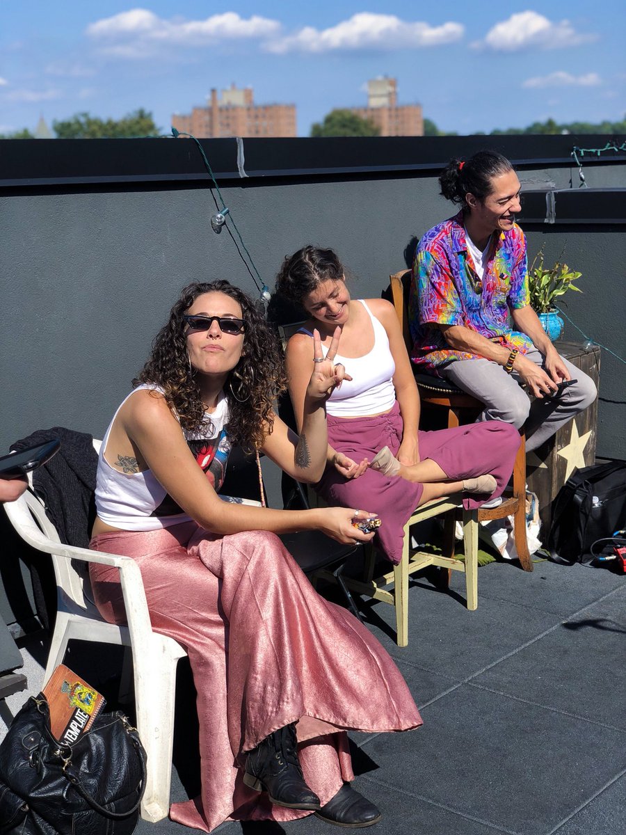 LoopTroupe's tweet image. Rehearsal vibes are lit because we’re 4 DAYS away from showtime 😎😎

Check out the ticket link in our bio!