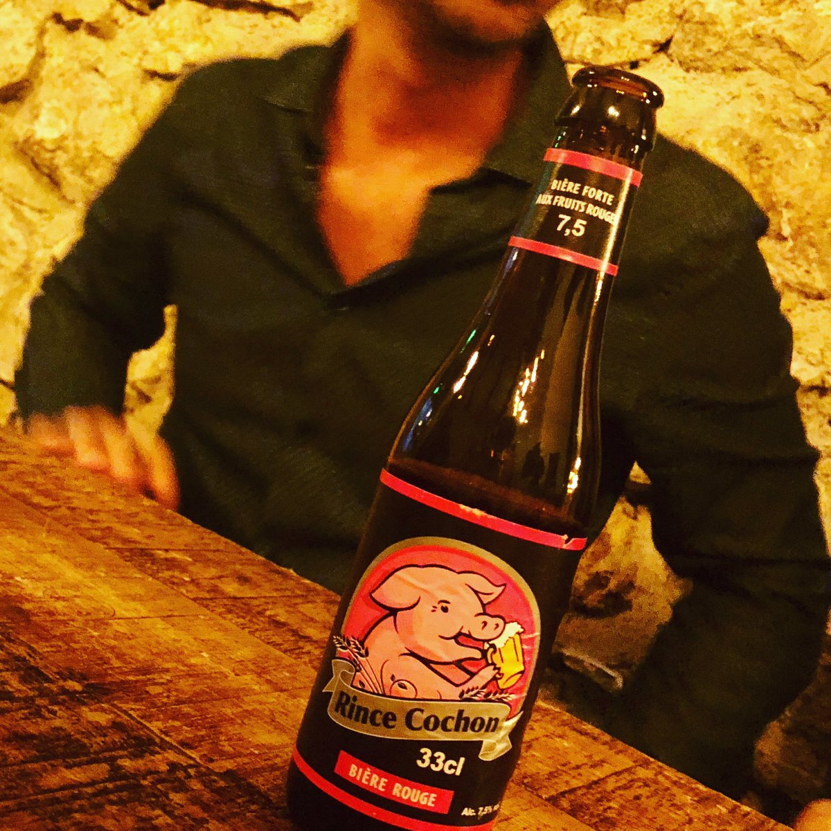 Boidalon's tweet photo. On cause entre #Slasheurs, on boit une bière du #BeerDistrict à #Nice06, on nargue la pluie qui tombe (Enfin !)

Belle soirée à tous !

#Afterwork
#Kmeo
#KPéro
#Multipotentiels https://t.co/TGClOLBCCn
