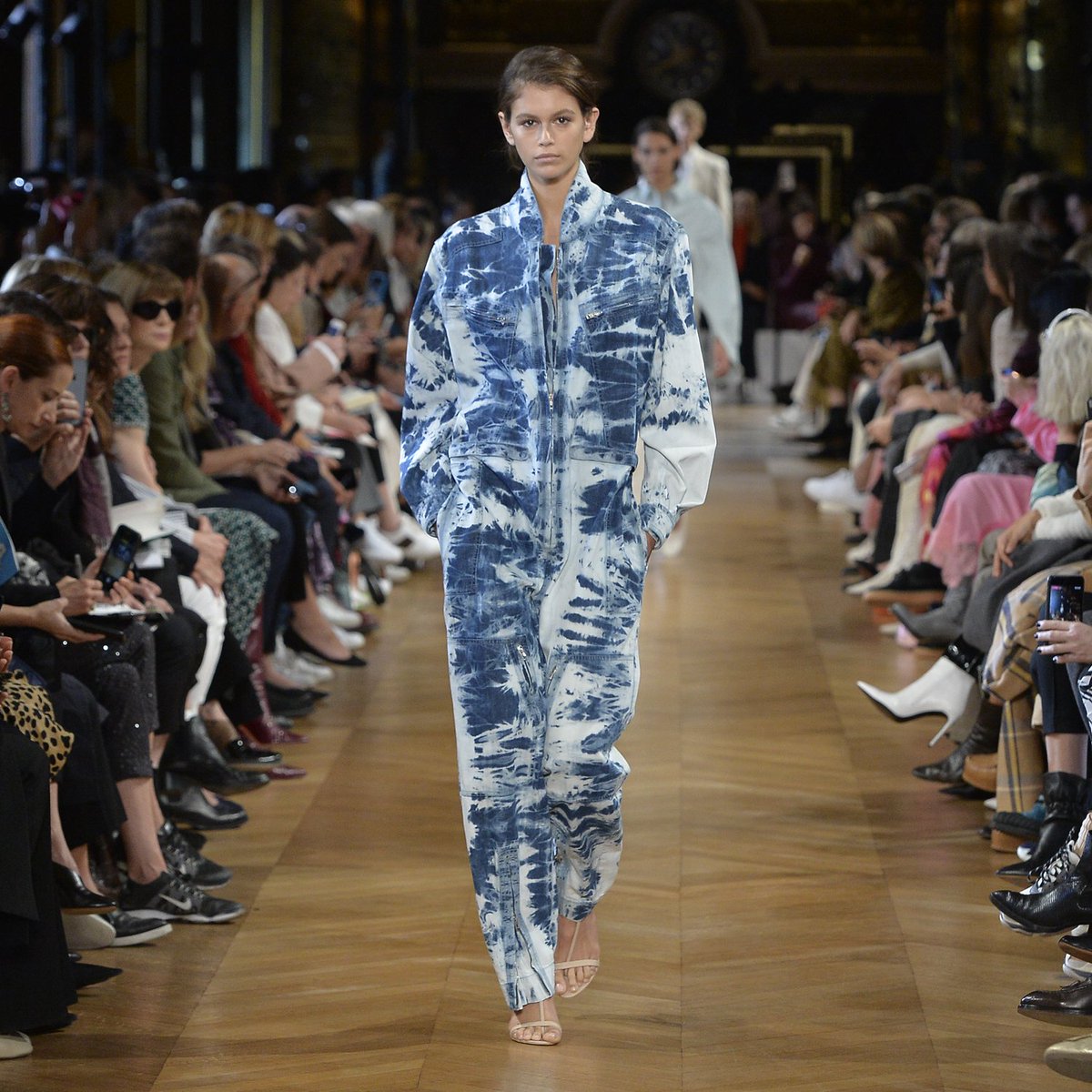 StellaMcCartney's tweet photo. Soft and statement. Summer 2019’s commanding colours, prints and details make an impression. With sustainable cotton and organic tie-dyed denim looks. #StellaMcCartney #PFW https://t.co/c2dGN9XXHM