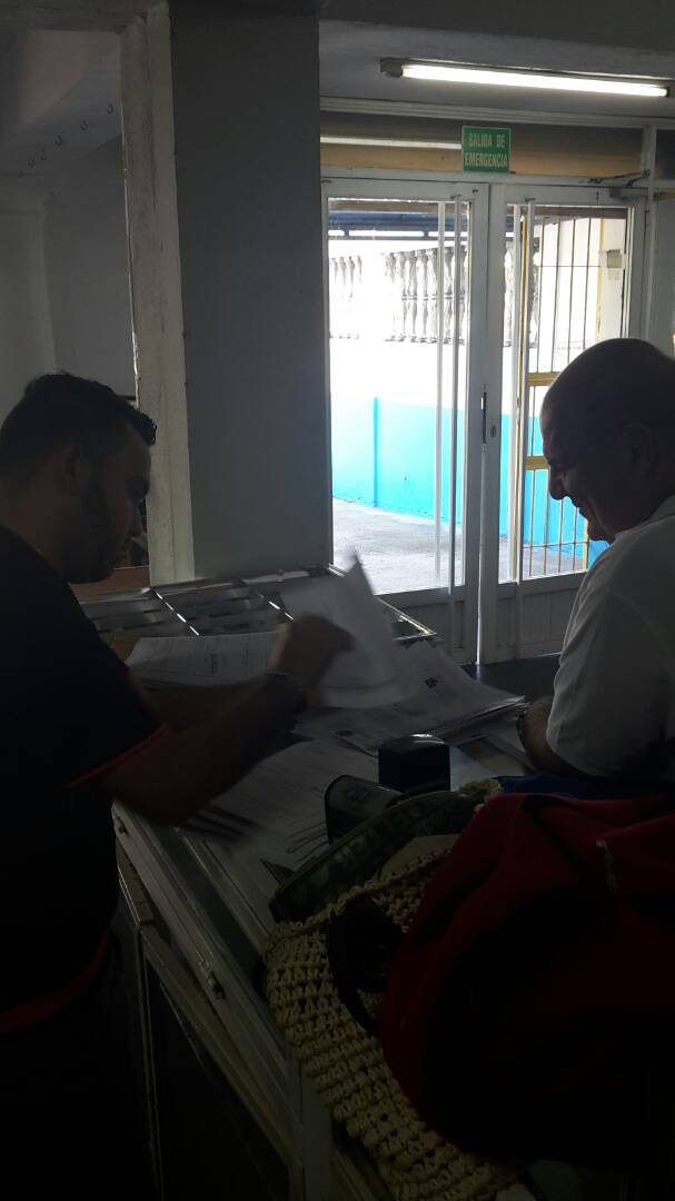 SucreSacs's tweet photo. Bermúdez|| inspección por instalación de farmacia  FarmaDescuento, sucursal Carúpano #DMC #ControlSanitario https://t.co/iPdiae89Pc