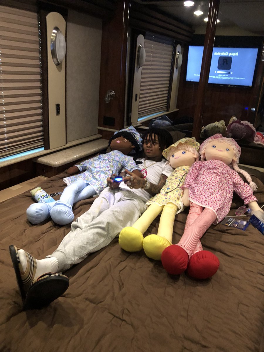 ee_swae's tweet photo. What I mean when I say I don't have a type 🤔 https://t.co/rrA65qesnk