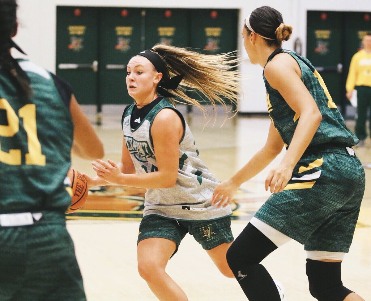 UVMwbb's tweet photo. Cats are back, first official day in the books! #earlycatsgettheworm ⛹️‍♀️🙌💯💚 https://t.co/fOkjEyXPgo