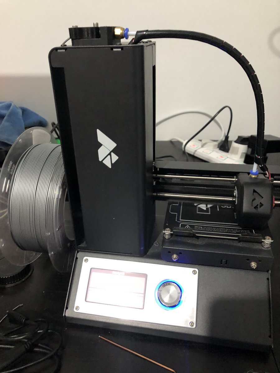 3DMakerNoob's tweet image. Also decided to print a large thing on the @ProFab3D mini plus in @3DPrima  easyprint Silver PLA just to prove size doesn’t matter 😝