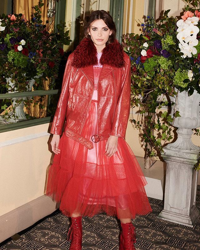 Lady in rouge @darya.semenchenko for #fw18 #cinqasept ift.tt/2P2zuEC