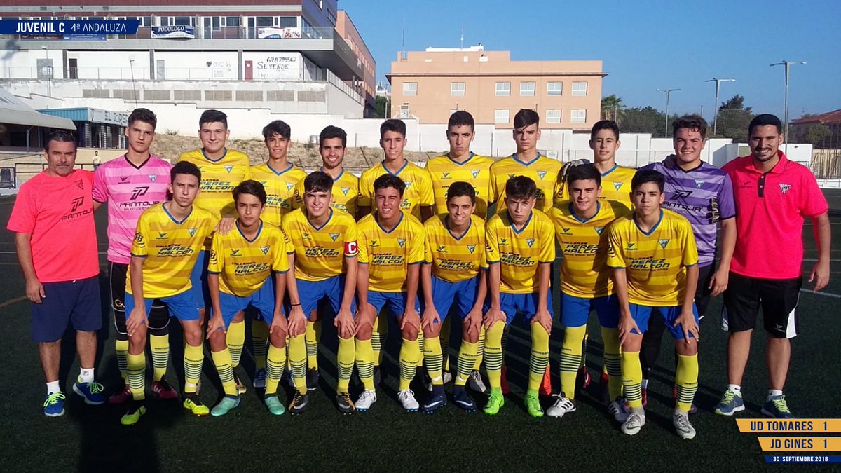 UD_Tomares's tweet photo. 📸 GALERIA | Unión Deportiva Tomares #Temp1819 ⚽️ https://t.co/ABiXp7wNO6